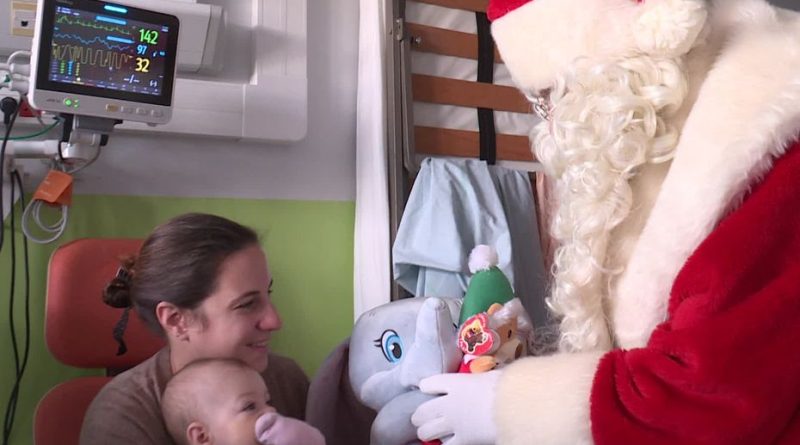 Le Père Noël rend visite aux enfants hospitalisés au Centre hospitalier de Beauvais