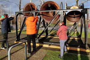 Des milliers de jeunes se rassemblent à Taizé pour une rencontre chrétienne discrète