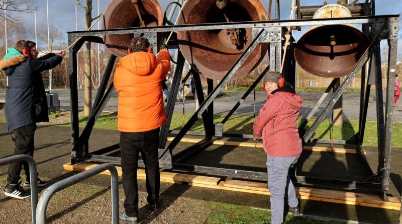 Des milliers de jeunes se rassemblent à Taizé pour une rencontre chrétienne discrète