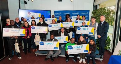 Essonne : des chèques de 1 000 euros remis pour soutenir 41 projets menés dans les quartiers prioritaires