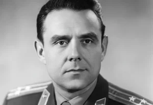 En 1967, la mort de Vladimir Komarov dans Soyouz 1 révèle les failles du programme spatial soviétique