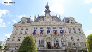 Cet homme sans héritier lègue toute sa fortune : 4 ans après, cette mairie du Limousin sort de terre