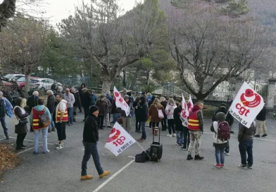 À Digne-les-Bains, les soignants mobilisés empêchent la suppression de 29 postes à l'hôpital