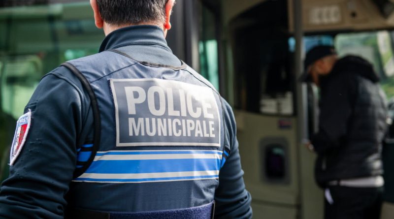 Chenôve. « Comme explication, c’est nul » : un homme jugé pour avoir donné un coup de pied à un policier