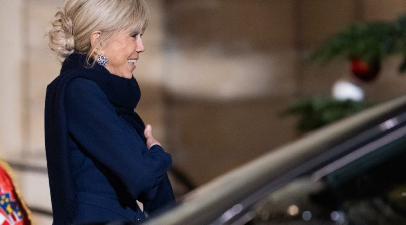 Polémique. « Sales connes » : Brigitte Macron se dit « désolée » si elle a « blessé les femmes victimes »