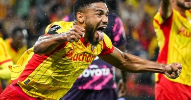 Football : El-Arabi et Giroud, les chiffres marquants de Ligue 1 à mi-parcours