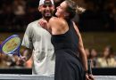 Tennis. Un terrain atypique et un niveau relatif : Kyrgios domine Sabalenka pour la « Bataille des sexes »