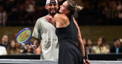 Tennis. Un terrain atypique et un niveau relatif : Kyrgios domine Sabalenka pour la « Bataille des sexes »
