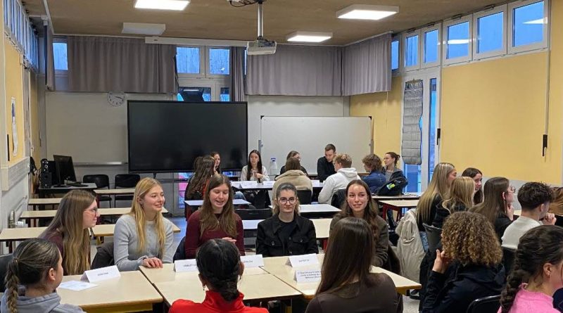 Saverne : 120 anciens élèves partagent leurs parcours lors d'un speed meeting