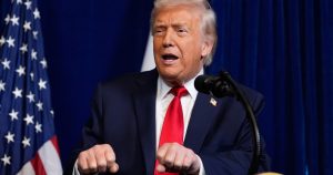 Trump confond un faucon israélien avec l’aigle emblématique des États-Unis