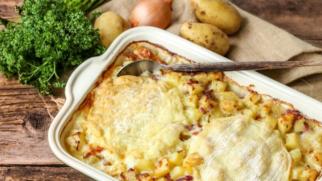recette Tartiflette traditionnelle pour 8 personnes