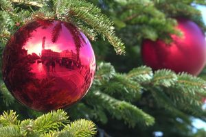 Noël : le budget limité des jeunes et étudiants, des cadeaux à 2 euros