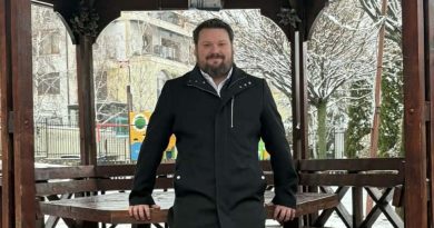 Un ancien policier municipal de La Rochelle publie un livre sur l’Histoire et le pouvoir