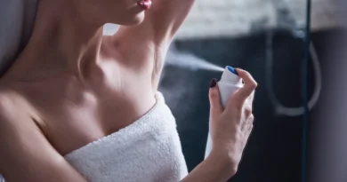 Le meilleur moment pour appliquer son déodorant selon un médecin : conseils pour une efficacité prolongée
