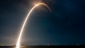 La Russie envisage de cibler les satellites Starlink d’Elon Musk, selon des espions de l’OTAN