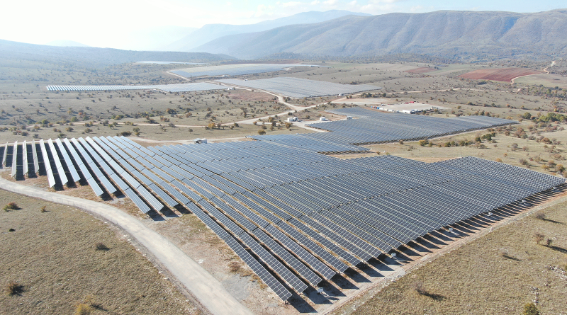 TotalEnergies cède 50 % d'un portefeuille de 424 MW d'énergies renouvelables en Grèce