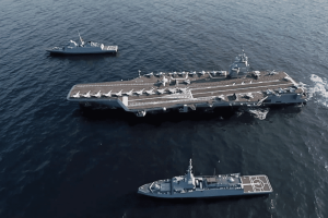 Réactions à la confirmation de la construction d'un porte-avions aux chantiers de Saint-Nazaire