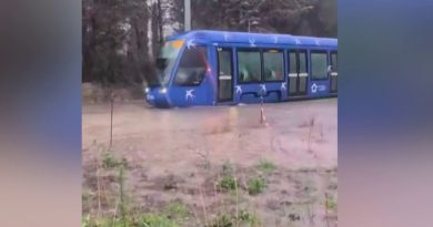 Montpellier paralysée par des inondations historiques : routes coupées, évacuations et coupures d’électricité Inondations dans l’Hérault : Montpellier sous les eaux