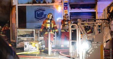 Incendie dans un point relais : un homme en état critique