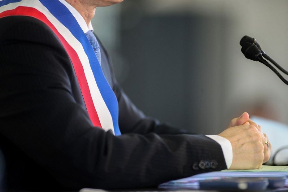 Municipales 2026 : Les vœux des maires pointés du doigt pour leur usage à des fins de campagne
