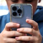 Les réseaux sociaux affectent la santé des adolescents, selon l'Anses