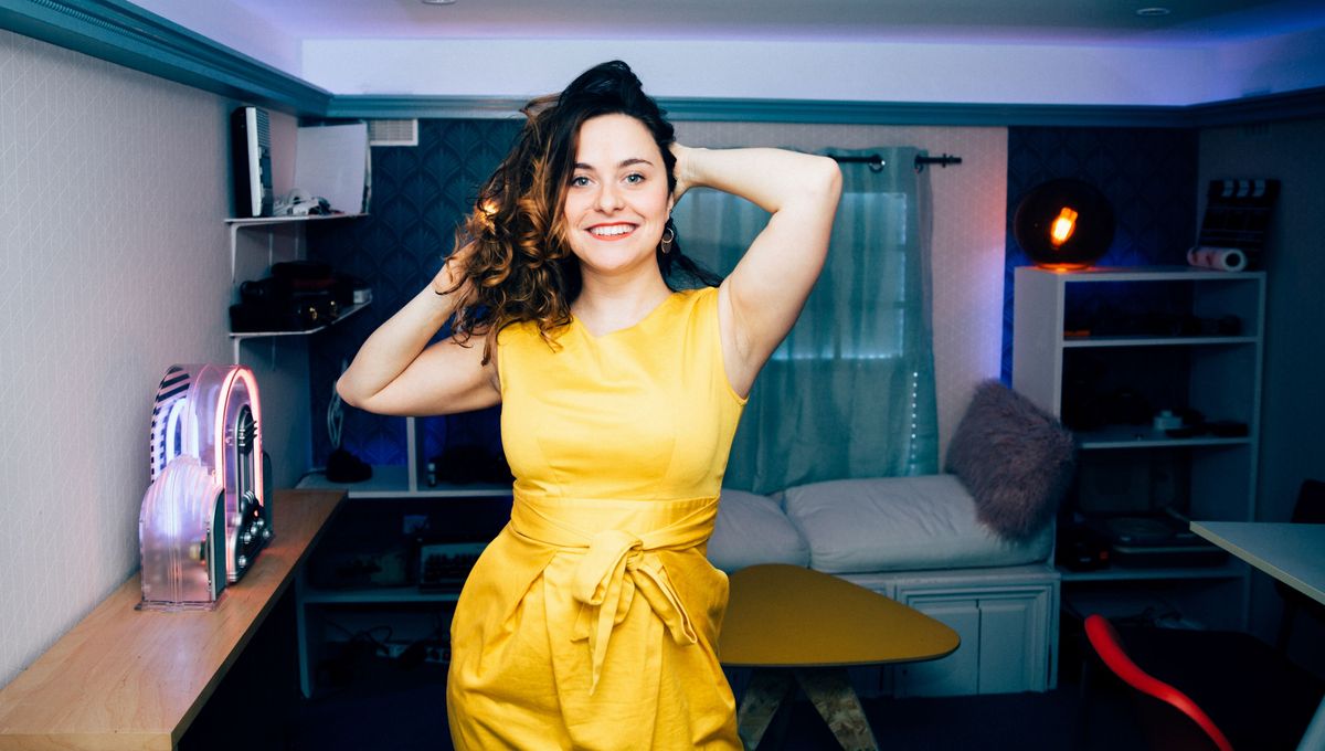 Swann Périssé transforme la colère en spectacle sur scène