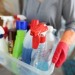 Ménage malin : comment entretenir sa maison sans se ruiner (ni s’intoxiquer) - ICI