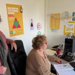 "On pose le téléphone, ça resonne" : l'association SOS Amitié de Poitiers mobilisée pendant les fêtes de fin d'année - ICI