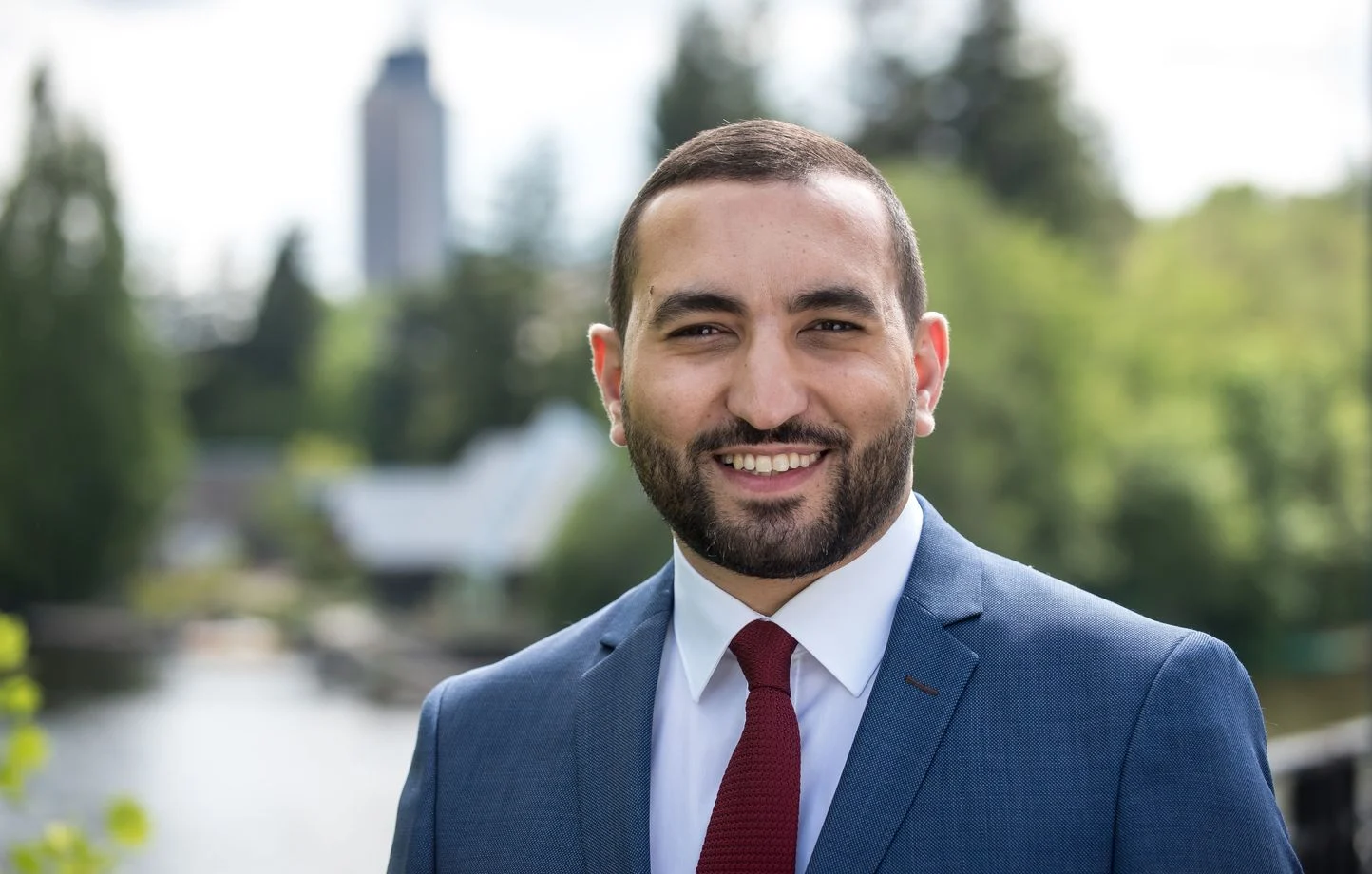 Mounir Belhamiti, candidat centriste, annonce officiellement sa candidature à Nantes.