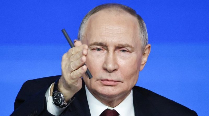 Guerre en Ukraine : Poutine adresse ses vœux du Nouvel an aux 'héros' russes sur le front