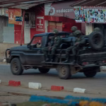 Réécris en français un titre court, viral mais factuel (70–95 caractères), sans superlatifs gratuits ni promesses floues. Garde les mots-clés forts et l’entité principale. Ne renvoie que le titre final, rien d’autre : "Le M23 annonce se retirer de la ville d’Uvira, la RDC dénonce une manœuvre de “diversion”"