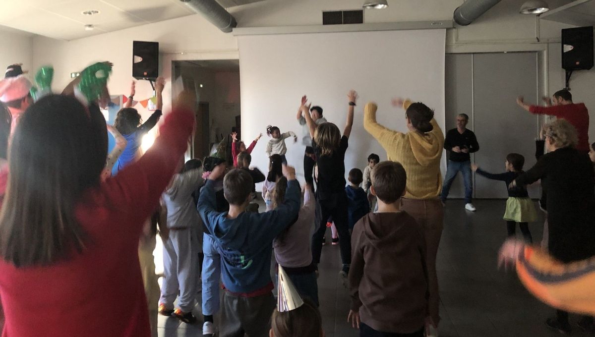 À La Roche-sur-Yon, les enfants profitent de la piste de danse avant le réveillon