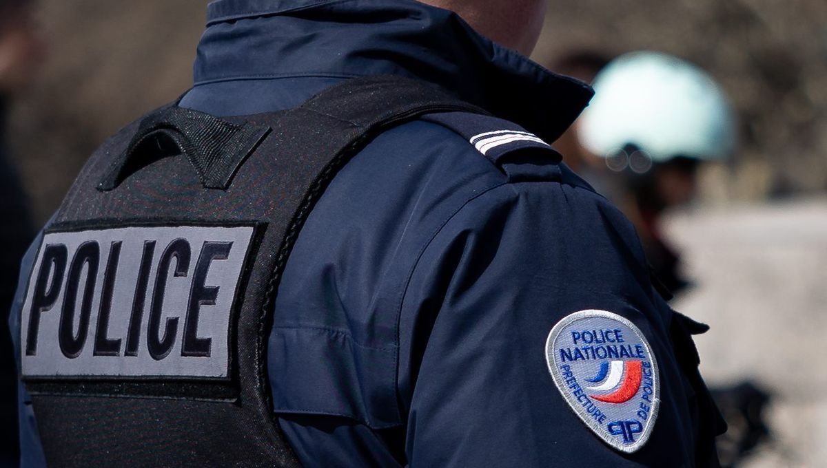 En Dordogne, une femme arrêtée pour vol de parfum blesse un policier en tentant de fuir