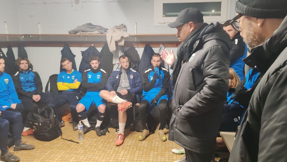 Éric Fouda, entraîneur du Bayeux FC, salue le sérieux de ses joueurs avant d’affronter Marseille