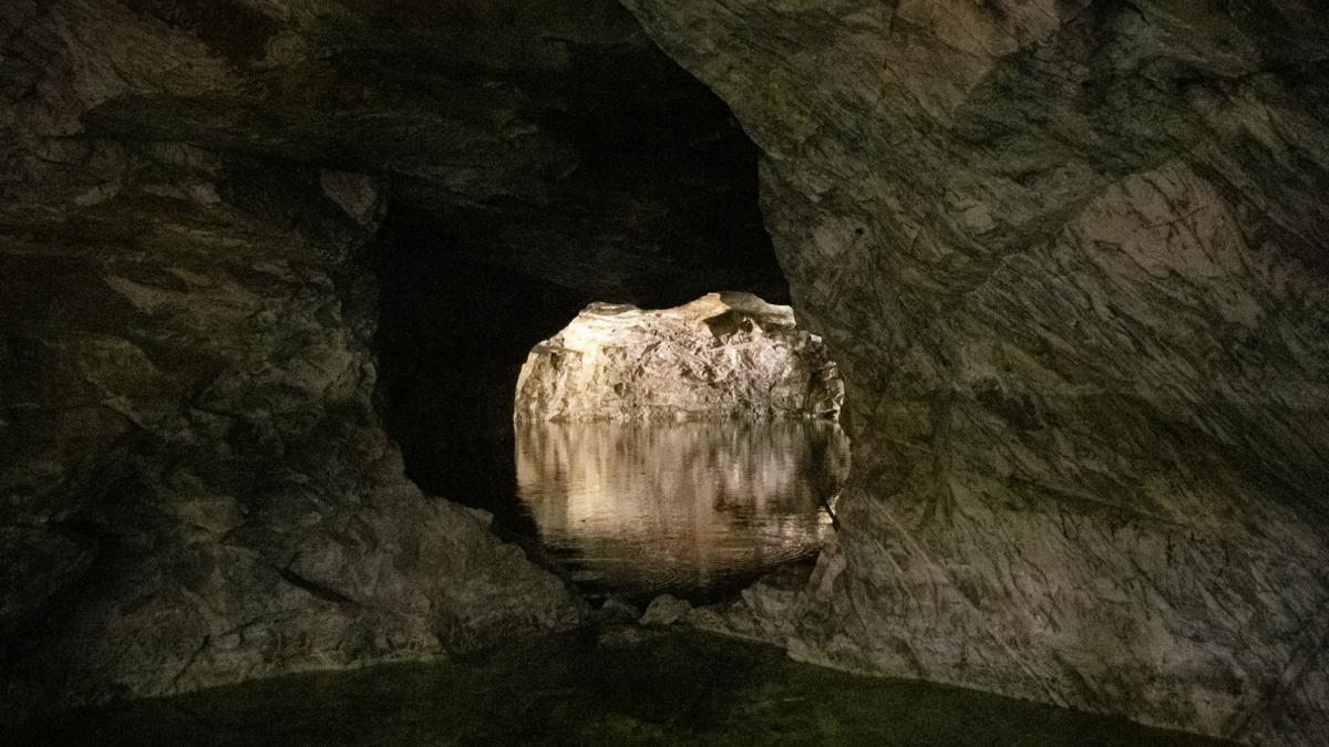Un homme plonge dans une grotte immergée des Pyrénées avec 8 h d'autonomie et disparaît