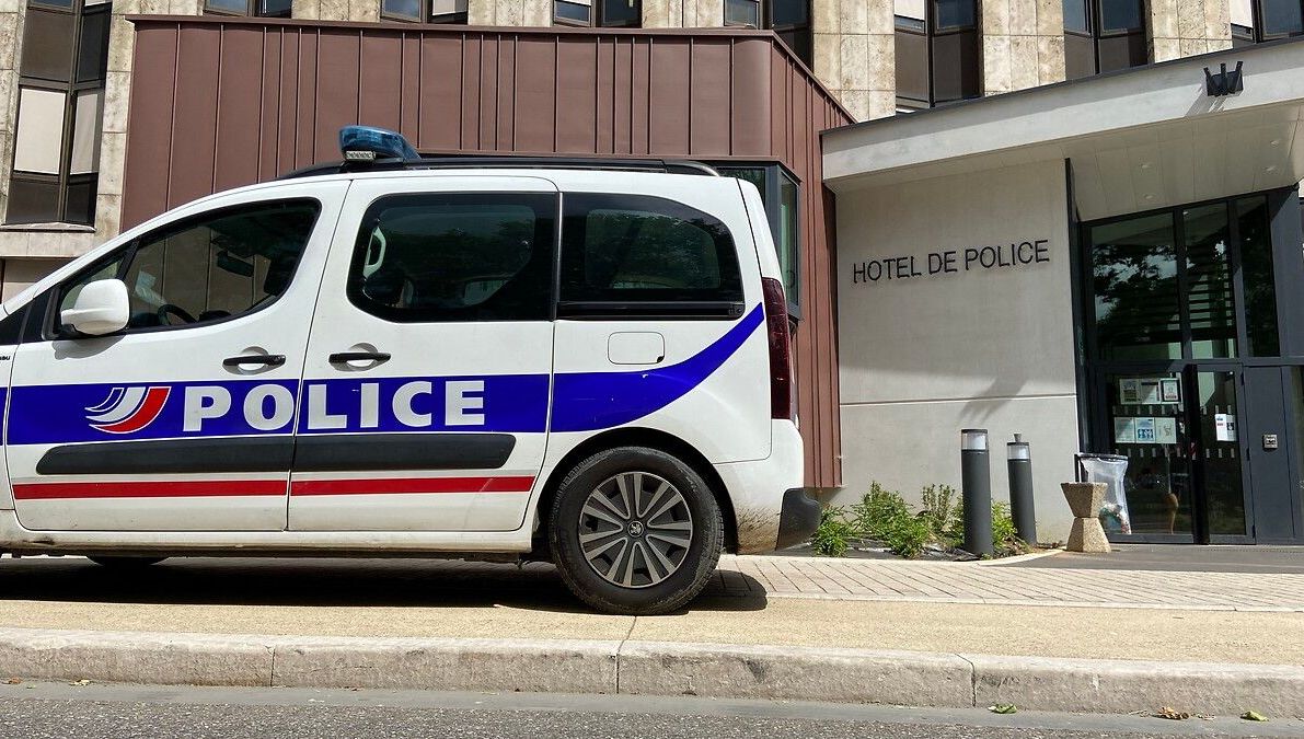 Un homme arrêté à Metz pour violences sur son chien, la BAC recueille l'animal au commissariat.