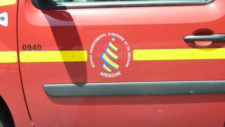Ardèche : une maison détruite par un incendie à Lemps, enquête en cours