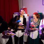 Au Royaume-Uni, le thé dansant des seniors se transforme en cabaret audacieux