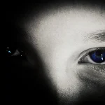 « Le Visage de la nuit » de Cécile Coulon : l'histoire d'un enfant défiguré révélée.