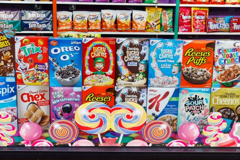 Produits ultratransformés : le Royaume-Uni interdit la publicité, la France reste indécise