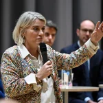 Désinformation en santé : le gouvernement présente sa stratégie pour y faire face