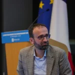 Wagons sans enfants : le Défenseur des enfants demande un changement politique urgent