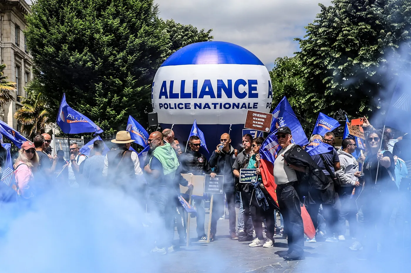 « C'est une première : les policiers d'Alliance appellent les Français à manifester »