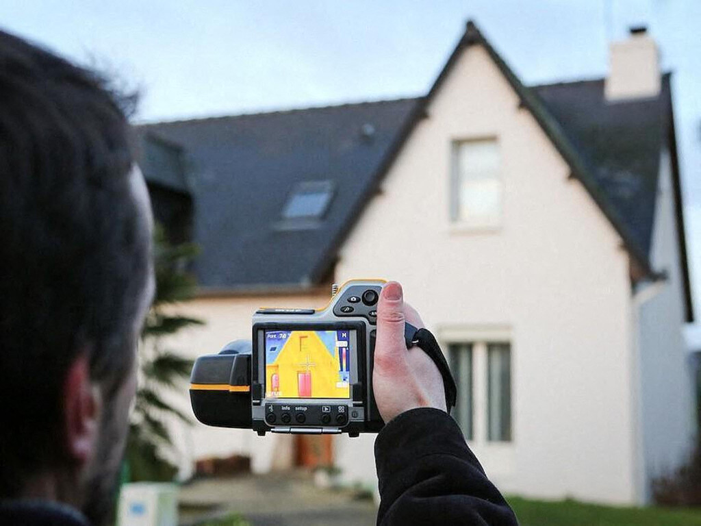 Près de Malestroit : des balades thermiques pour identifier les défauts d’isolation des maisons