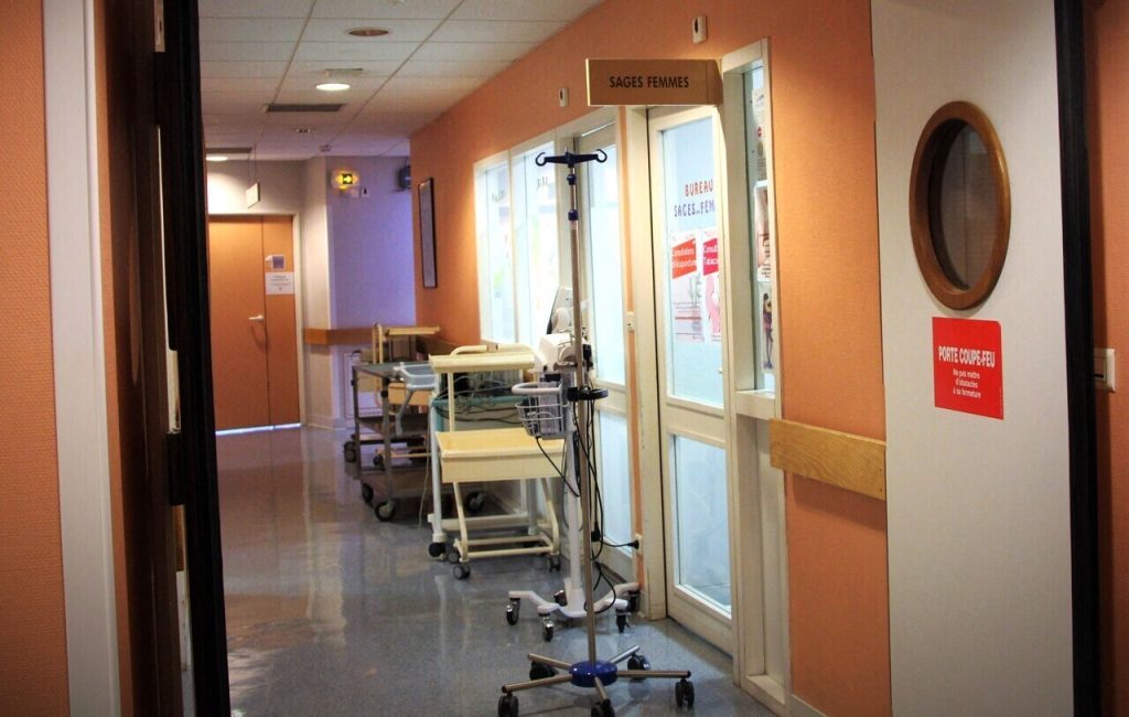 La factrice qui a souffert pendant « 5 ans » après son accouchement à Vire Normandie ne sera pas indemnisée