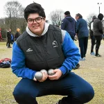 « J’aime tout faire, pointer comme tirer » : à Carhaix, la championne de France Dorine Mesmin, attraction de la Coupe de Noël de pétanque