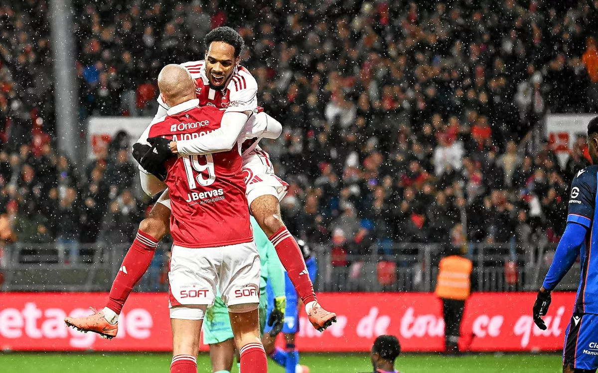 Le Stade Brestois s’impose à Auxerre et se rapproche du Top 10 en Ligue 1