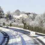 VIDÉO. Neige et verglas : les images du manteau blanc qui a recouvert le Centre-Ouest