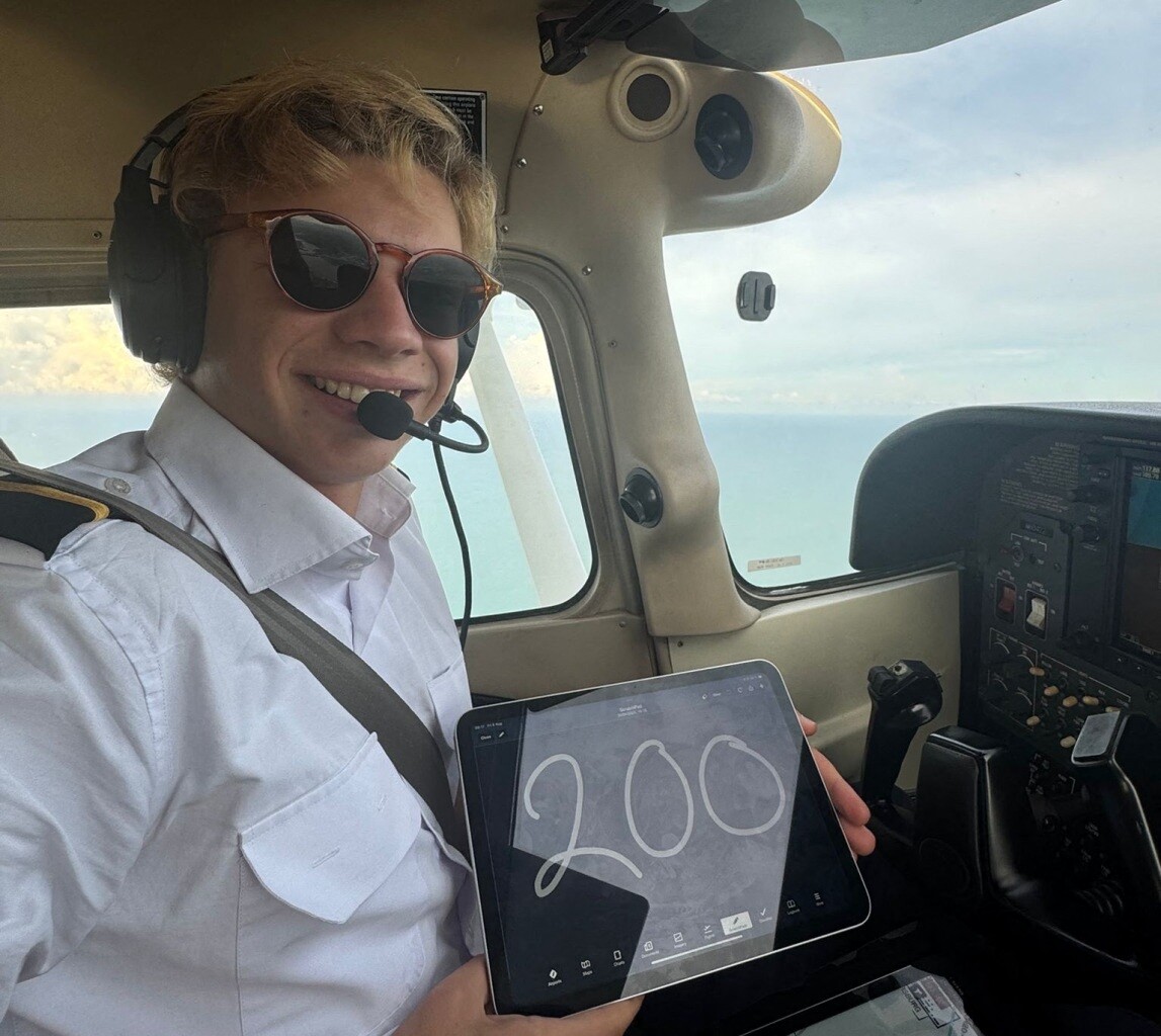 Ce jeune Yvelinois obtient son brevet de pilotage avant même de passer son permis de conduire