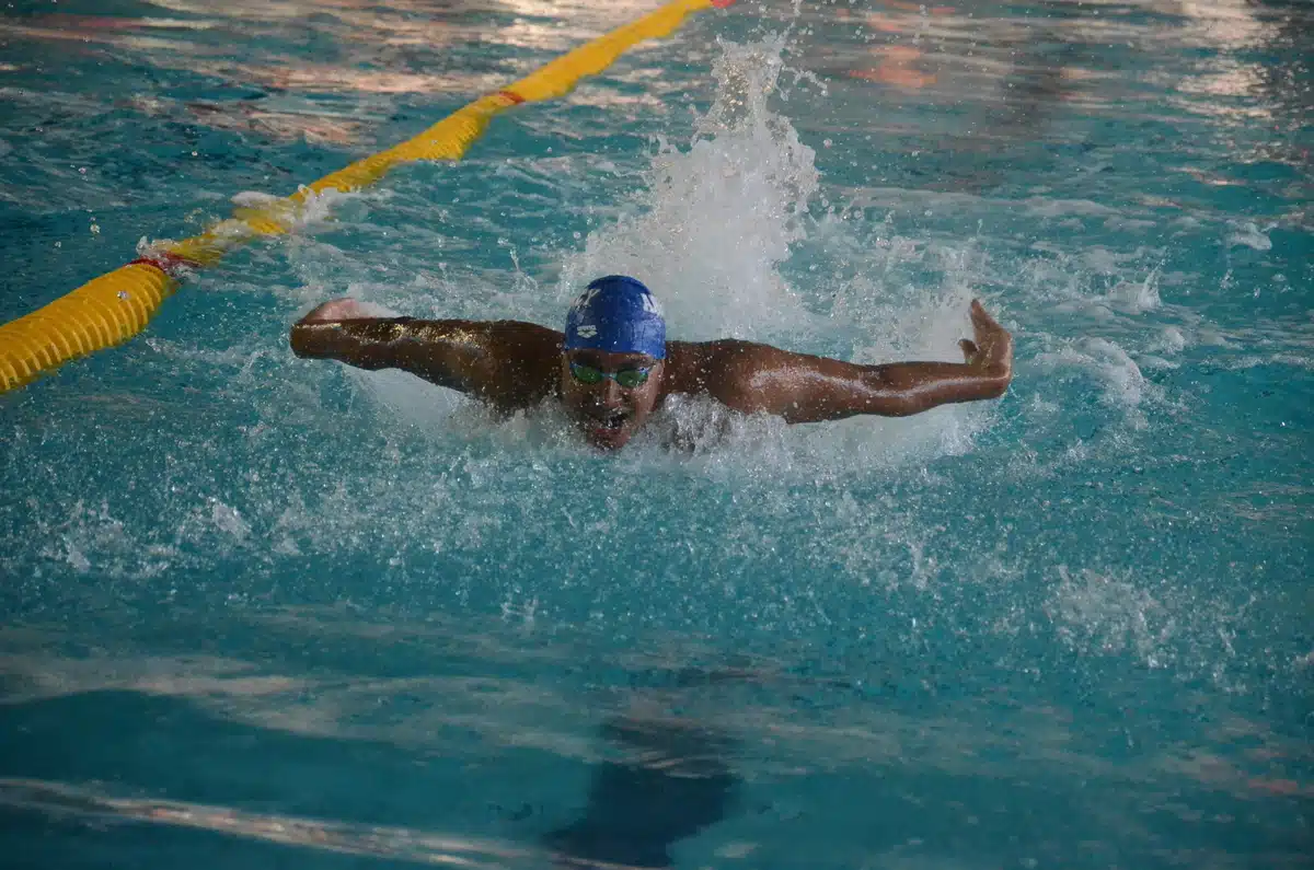 Yohann Ndoye-Brouard brille au Meeting international bragard de natation